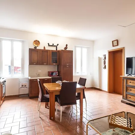 Retro Vintage, Flat 600 Meters From The Center *