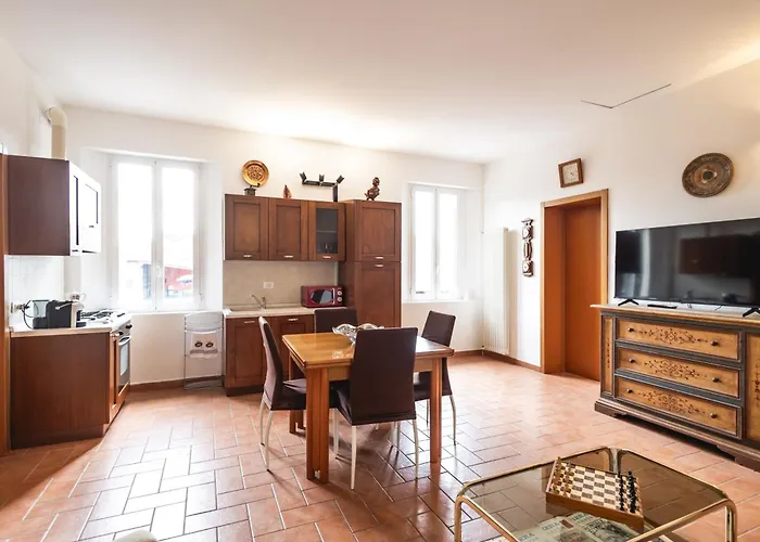 Retro Vintage, Flat 600 Meters From The Center *