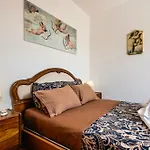 Retro Vintage, Flat 600 Meters From The Center 라벤나