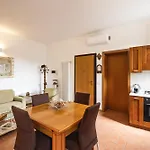Retro Vintage, Flat 600 Meters From The Center 아파트